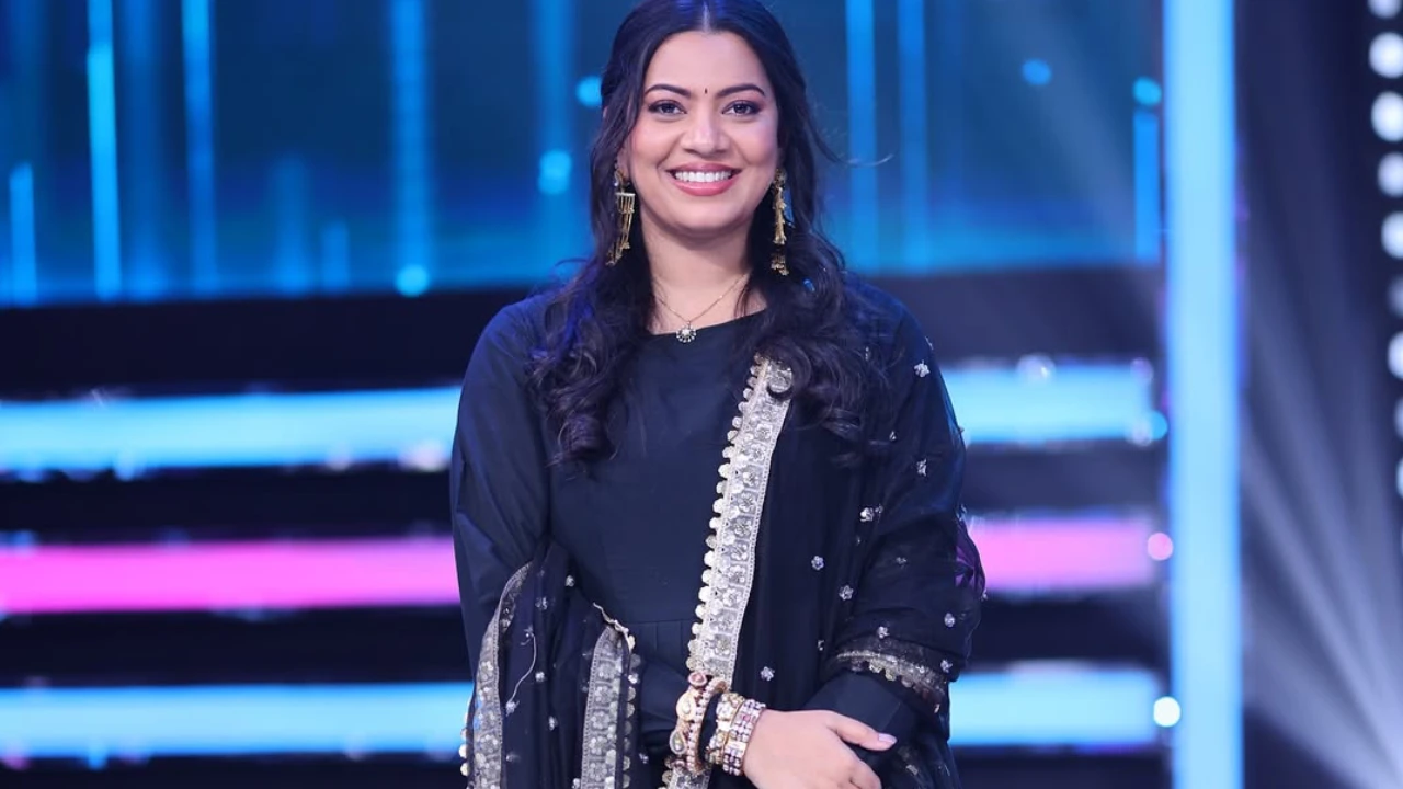 Geetha Madhuri : నేను నోరు తెరిస్తే కాపురాలు కూలిపోతాయి.. గీత మాధురి కామెంట్స్ వైరల్..
