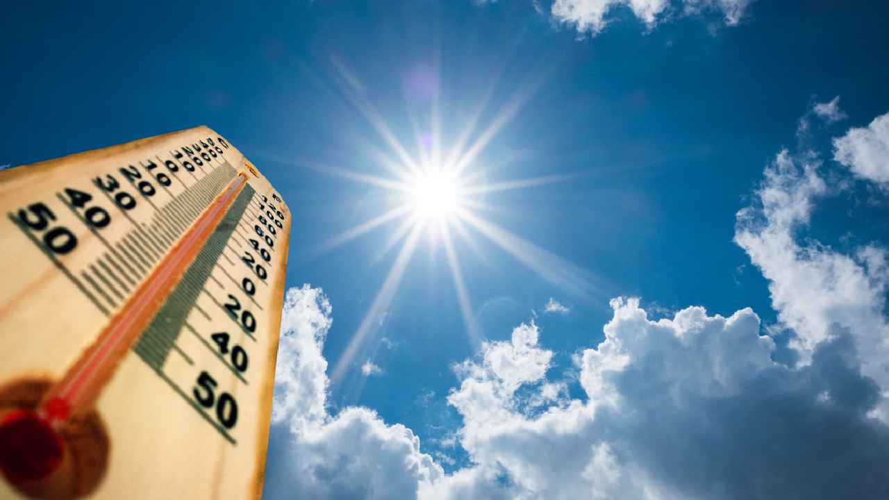 Hot Summer: బీ కేర్‌ఫుల్.. ఏపీలో మరింత మండిపోనున్న ఎండలు.. ఈ వ్యాధులున్న వారు బయటకు రావొద్దు..!