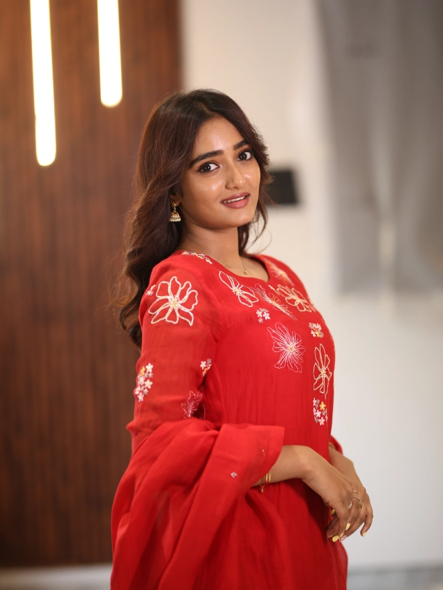 Hrithika Srinivas Cute Looks