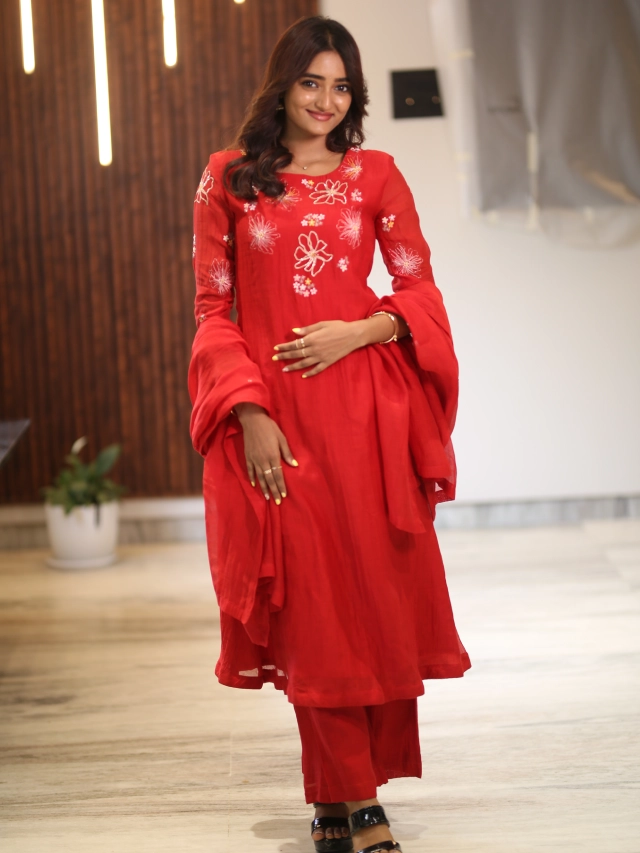 Hrithika Srinivas Cute Looks