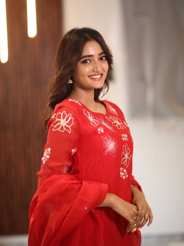 Hrithika Srinivas Cute Looks