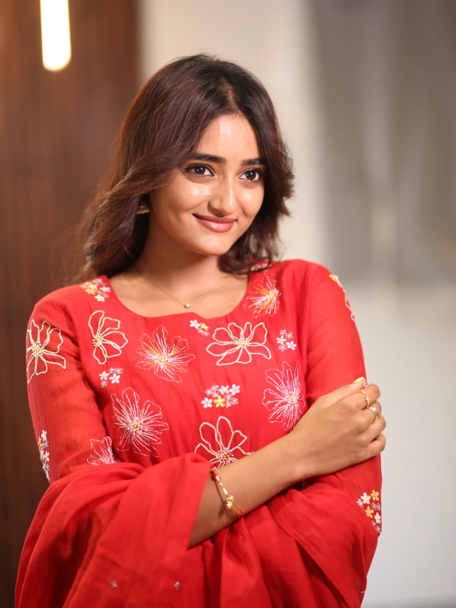 Hrithika Srinivas Cute Looks