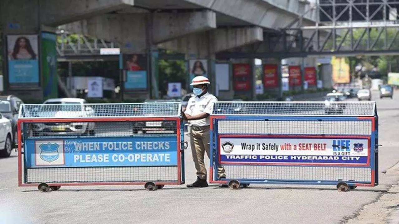 Hyderabad : హైదరాబాద్ ప్రజలకు అలర్ట్.. ఆ రూట్లలో వెళ్లకండి.. ట్రాఫిక్ ఆంక్షలు.. ఎప్పటివరకు అంటే? ఫుల్ డీటెయిల్స్ ఇవే..