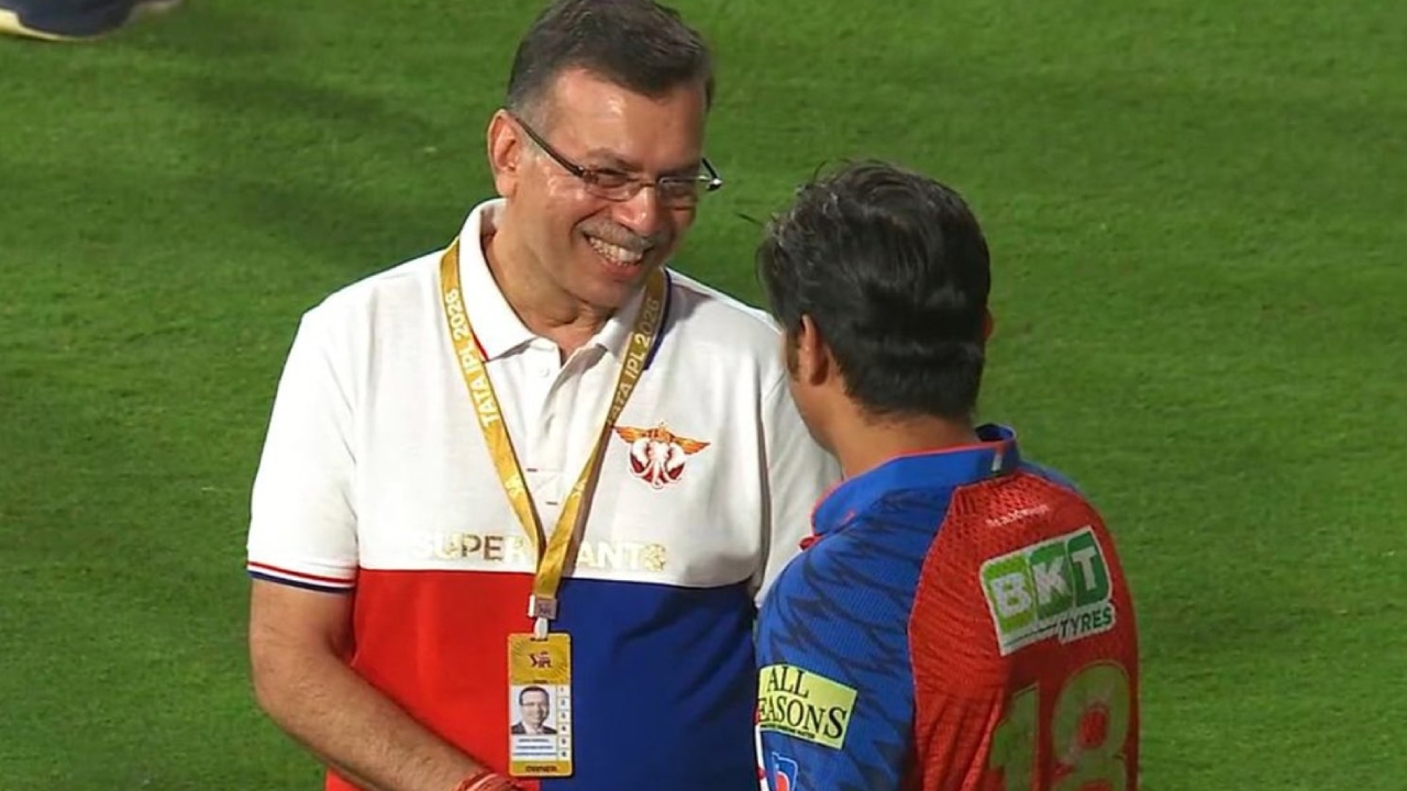 Sanjiv Goenka : నువ్వే క‌దా మ‌మ్మ‌ల్ని ఓడించింది.. ప్రియాన్ష్ ఆర్య‌తో సంజీవ్ గొయెంకా