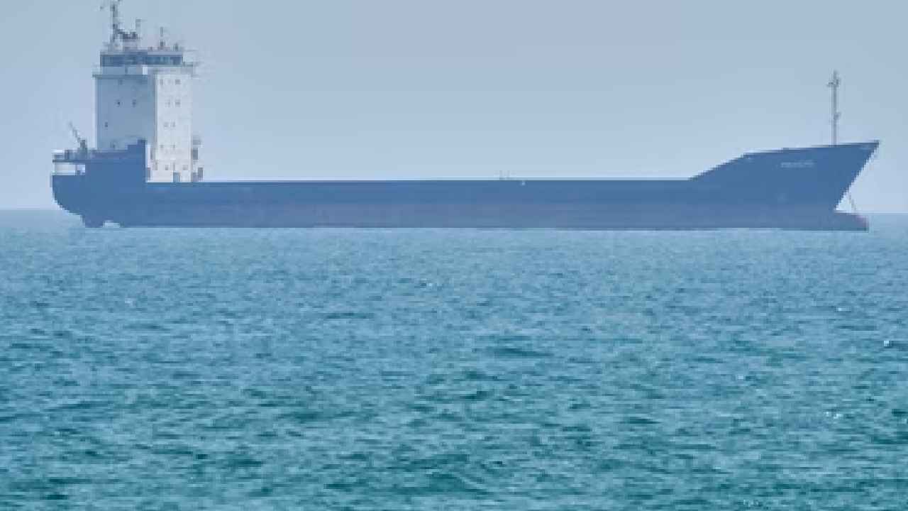 India Ship Attacked: భారత్‌కు ఇరాన్ మరో షాక్.. గుజరాత్‌కు వస్తున్న నౌకపై దాడి, సీజ్