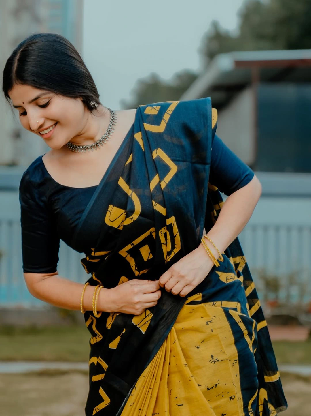 Singer Indravathi Chauhan Cute Looks in Saree