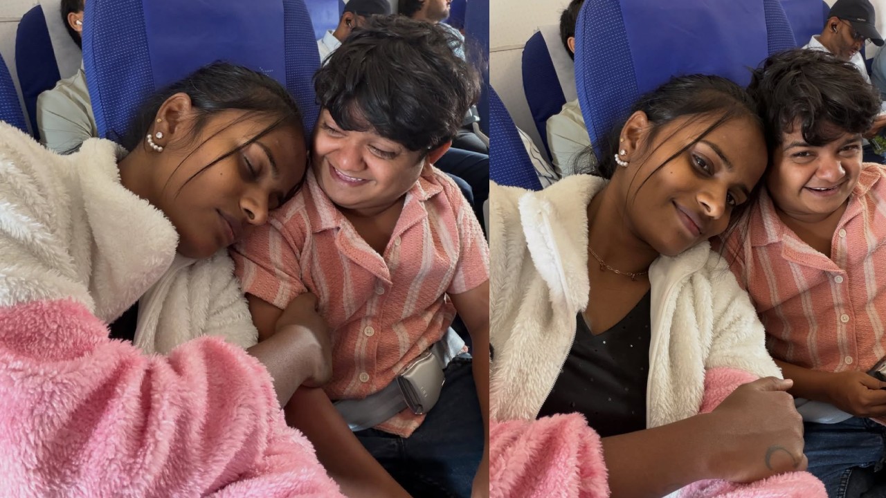 Jabardasth Faima : నరేష్ భుజంపై తలవాల్చి.. ఫ్లైట్ లో జబర్దస్త్ ఫైమా, నరేష్ క్లోజ్ ఫొటోలు..