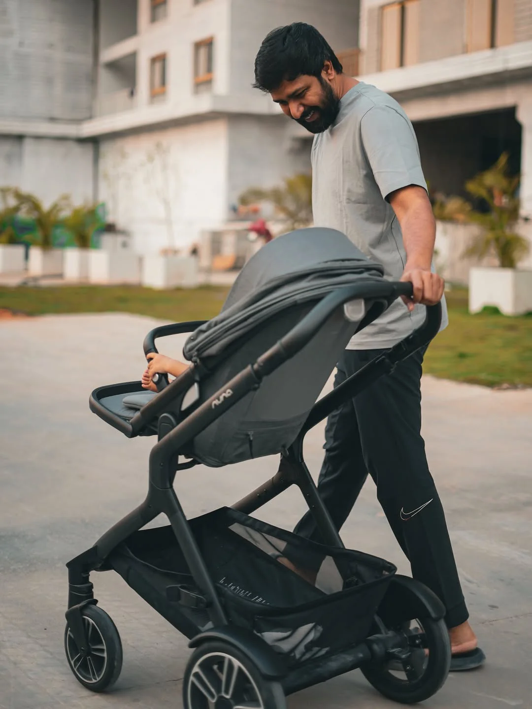 Mahathalli Jahnavi Dasetty Family Photos