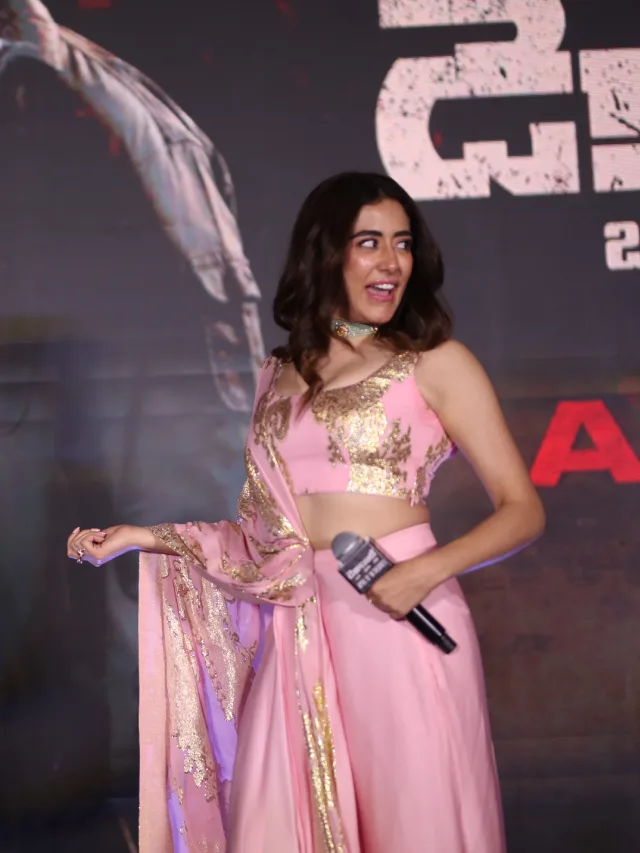 Jonita Gandhi Shines in Dacoit Pre Release Event