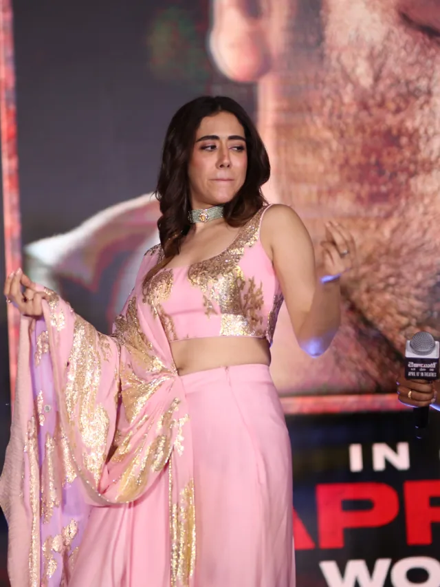 Jonita Gandhi Shines in Dacoit Pre Release Event