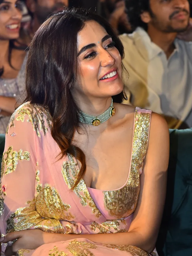 Jonita Gandhi Shines in Dacoit Pre Release Event
