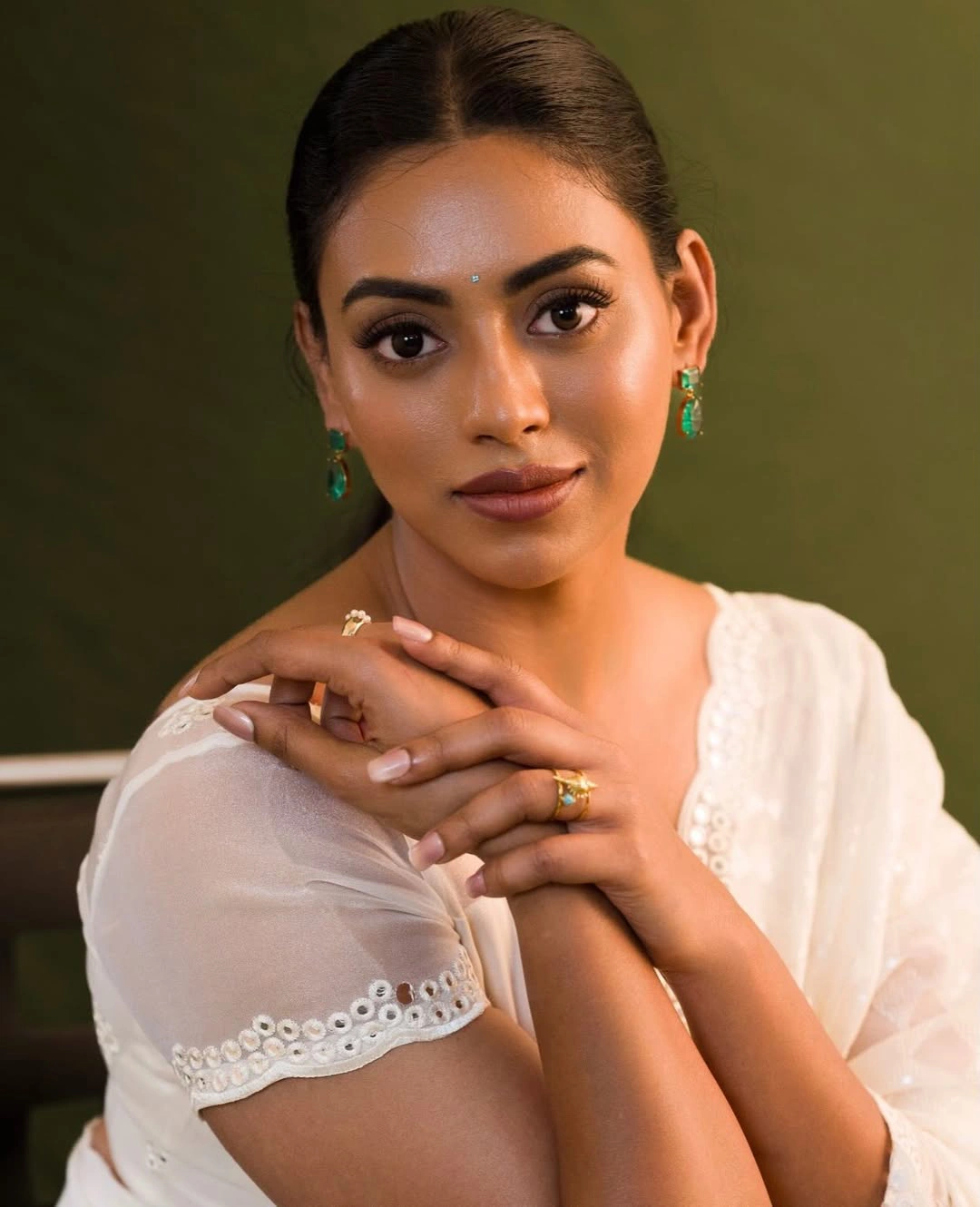 Kamakshi Bhaskarla Stunning Looks in White Saree