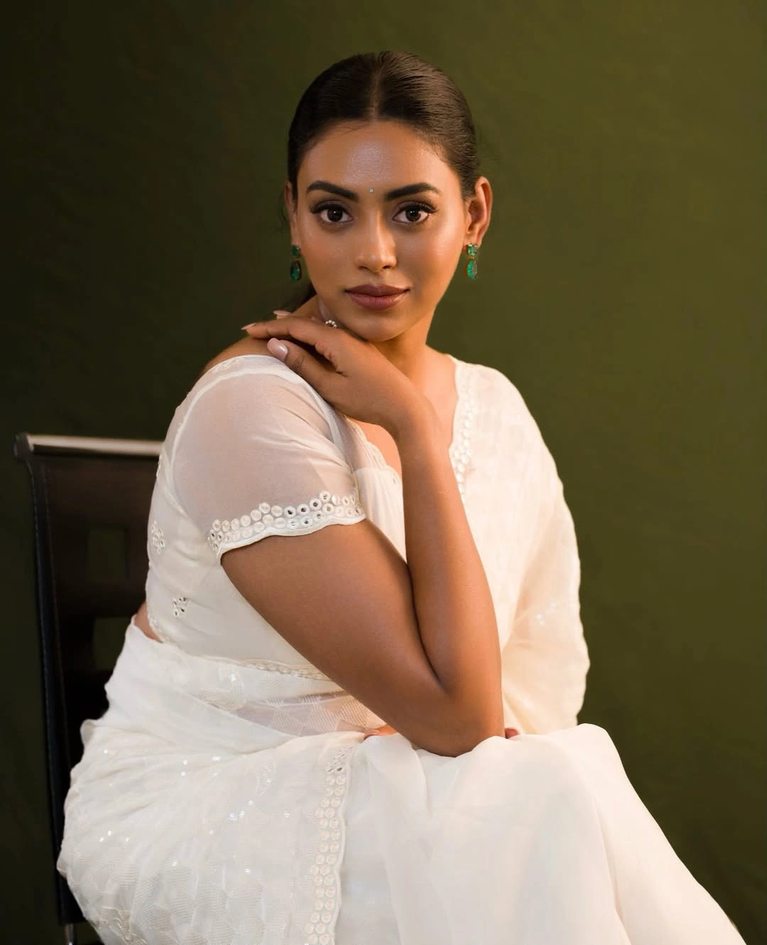 Kamakshi Bhaskarla Stunning Looks in White Saree