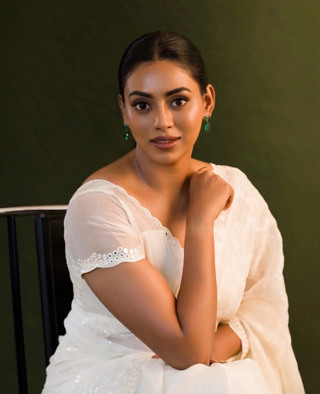 Kamakshi Bhaskarla Stunning Looks in White Saree