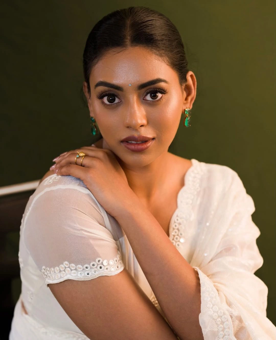 Kamakshi Bhaskarla Stunning Looks in White Saree