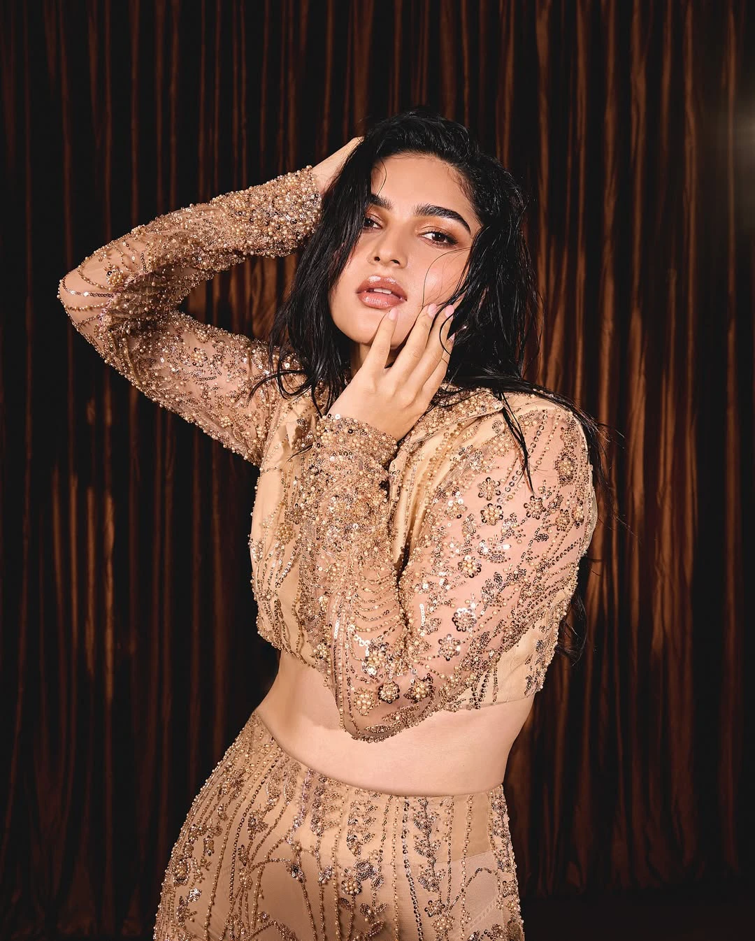 Kayadu Lohar Sizzling Photos