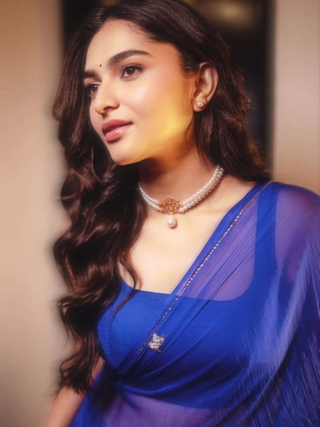 Kayadu Lohar Sizzling Photos