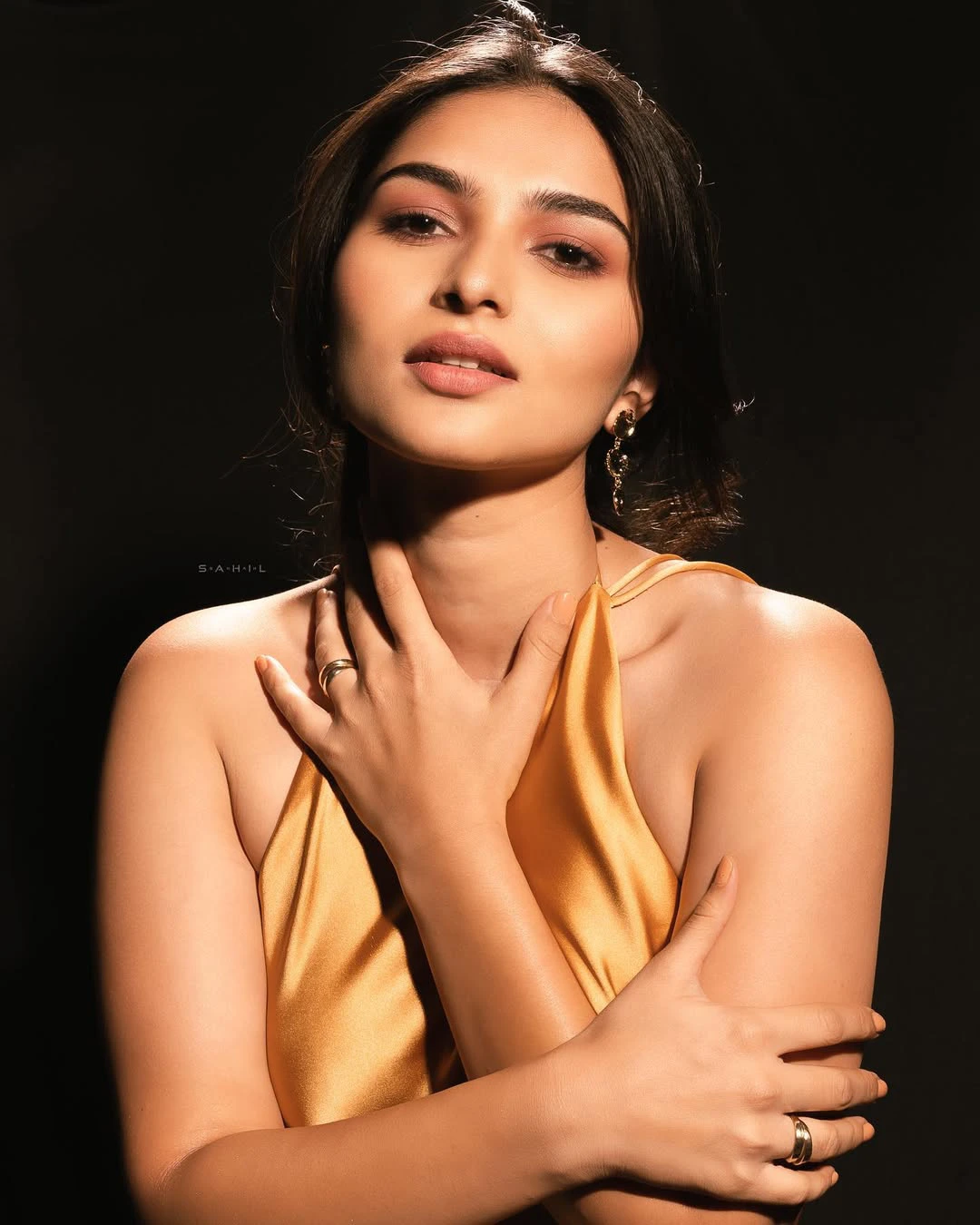 Kayadu Lohar Sizzling Photos