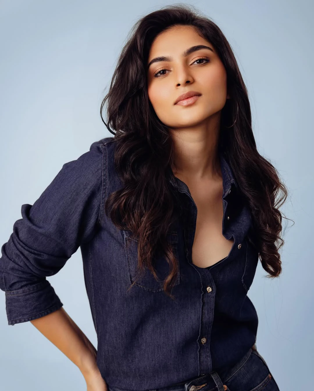 Kayadu Lohar Sizzling Photos