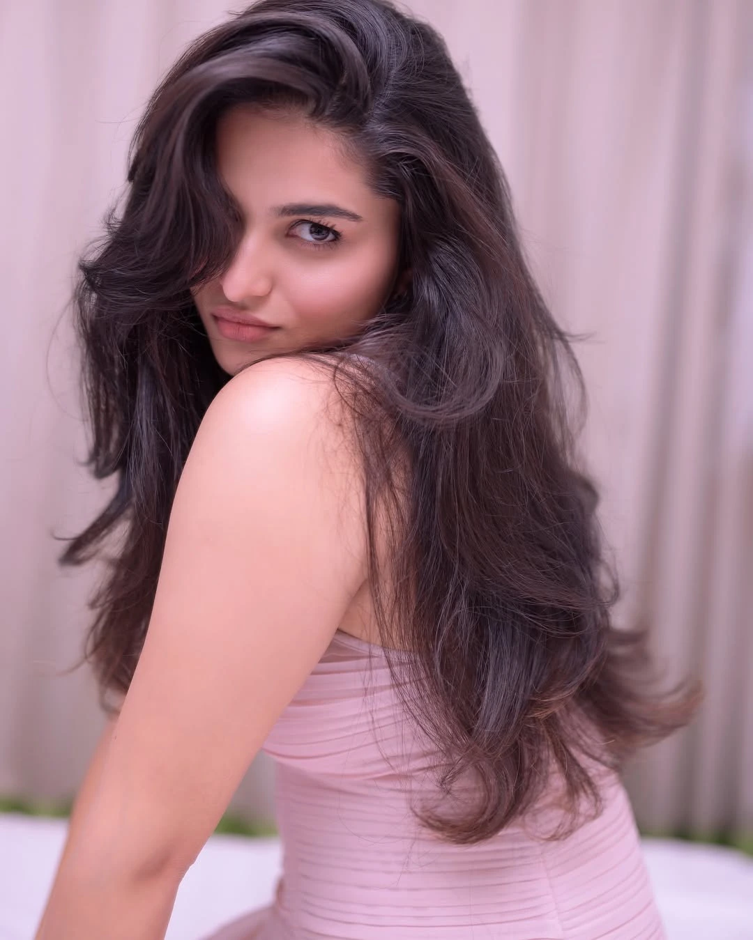 Kayadu Lohar Sizzling Photos