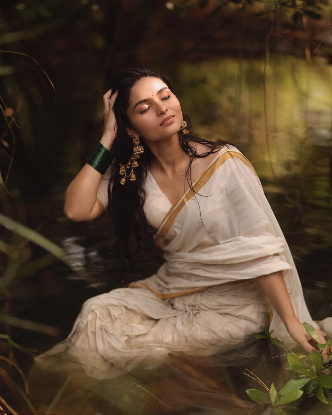 Kayadu Lohar Sizzling Photos