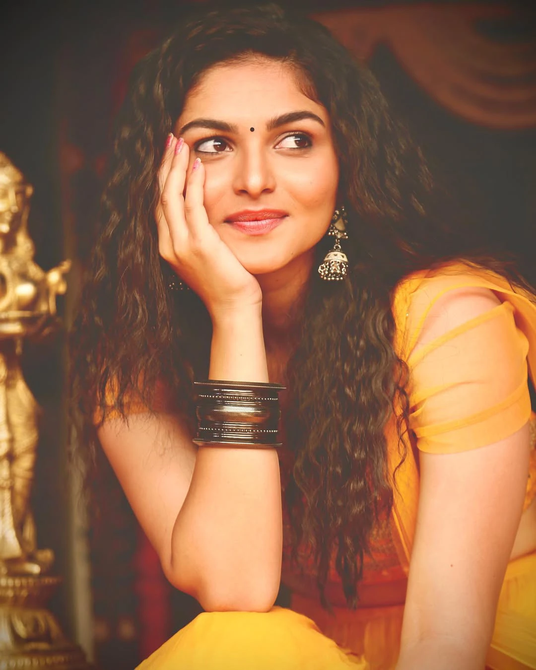 Kayadu Lohar Sizzling Photos