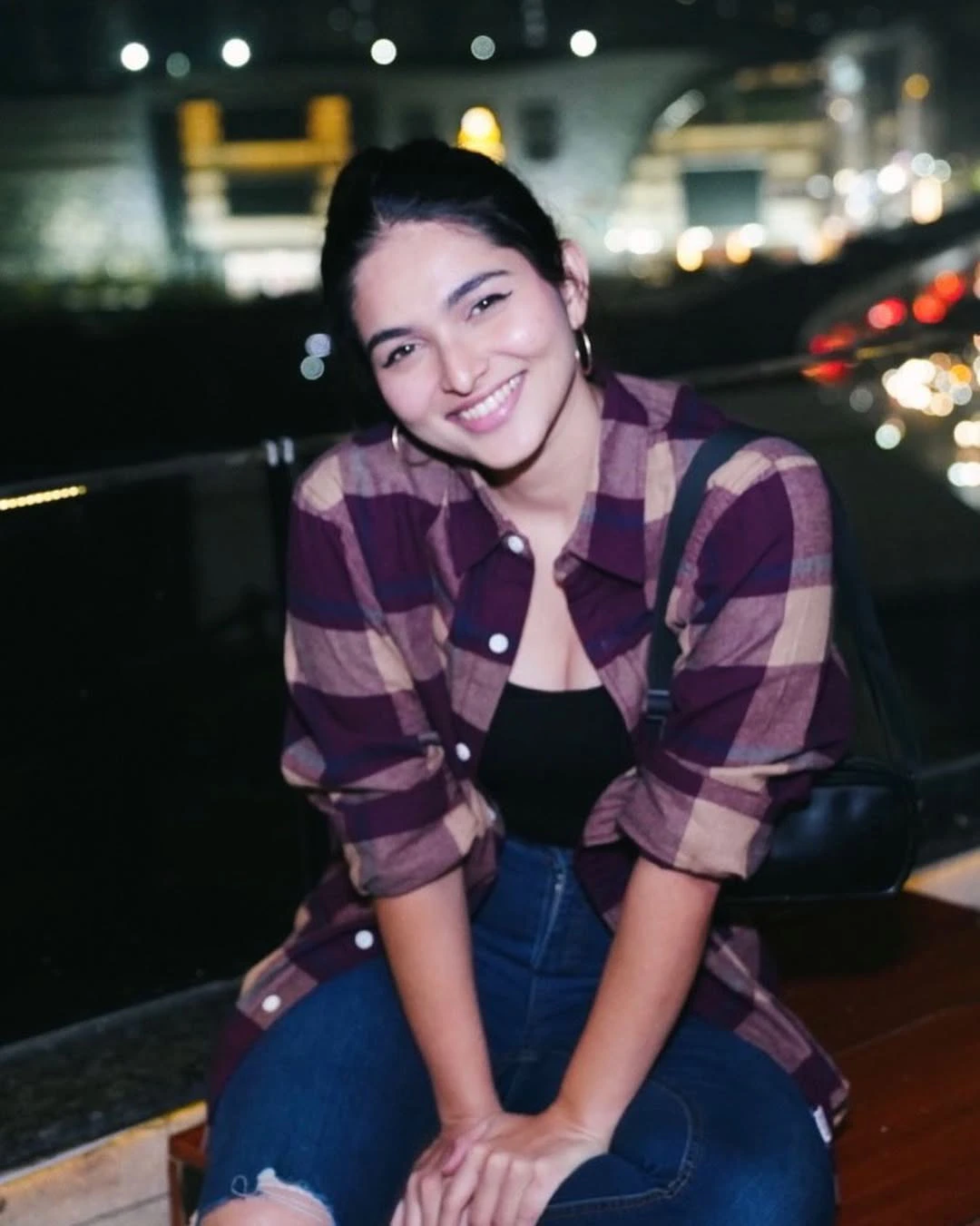 Kayadu Lohar Sizzling Photos