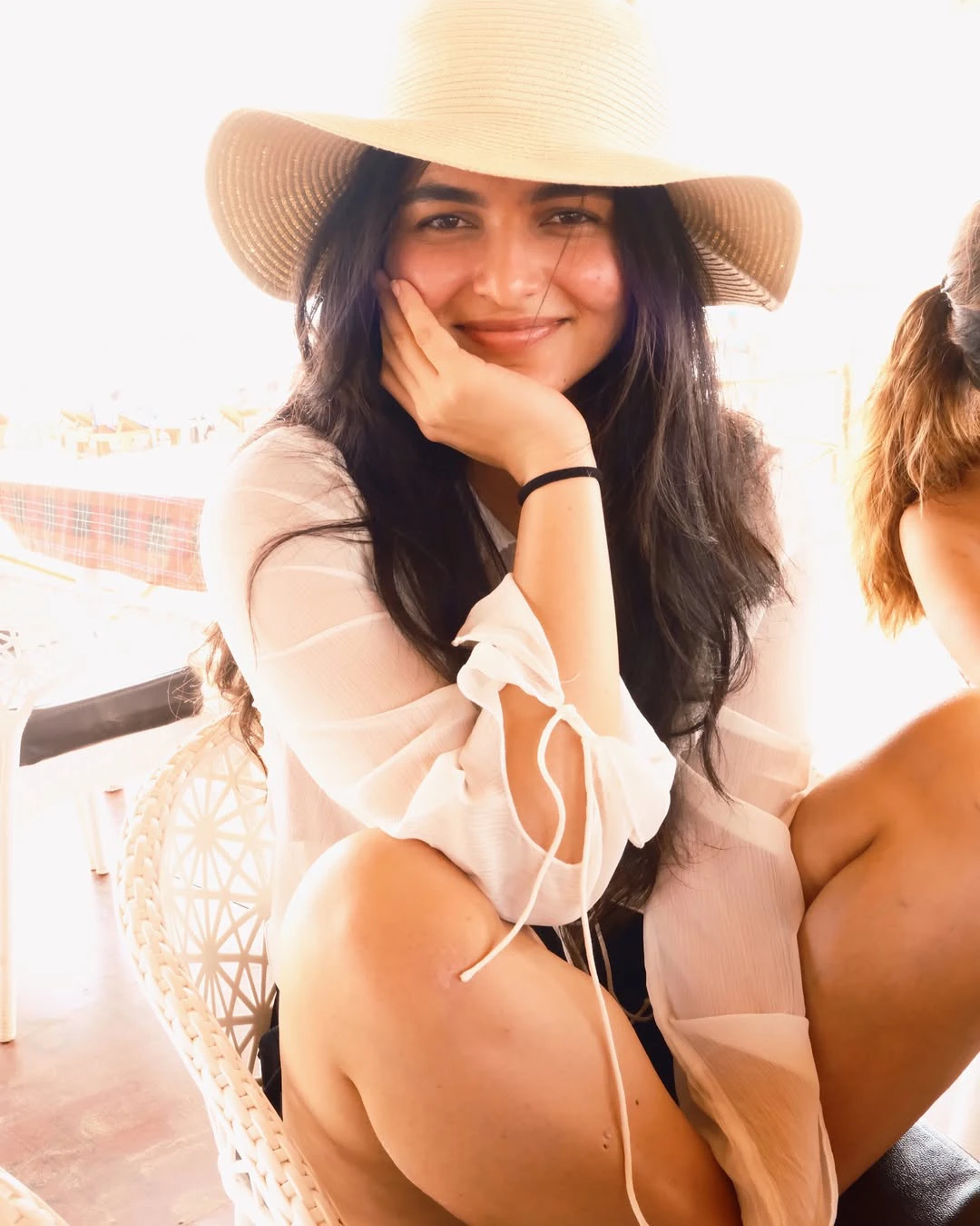 Kayadu Lohar Sizzling Photos