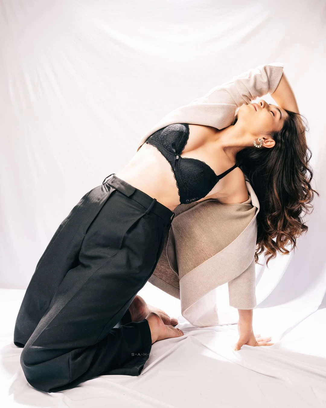 Kayadu Lohar Sizzling Photos