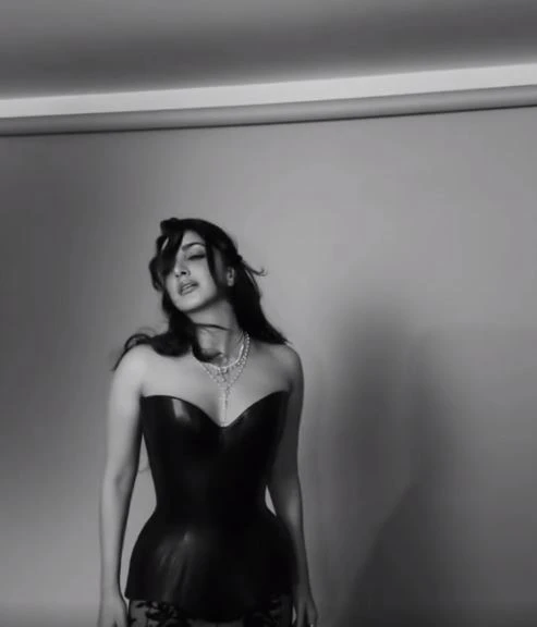 Kiara Advani Stunning Looks in Black Dress