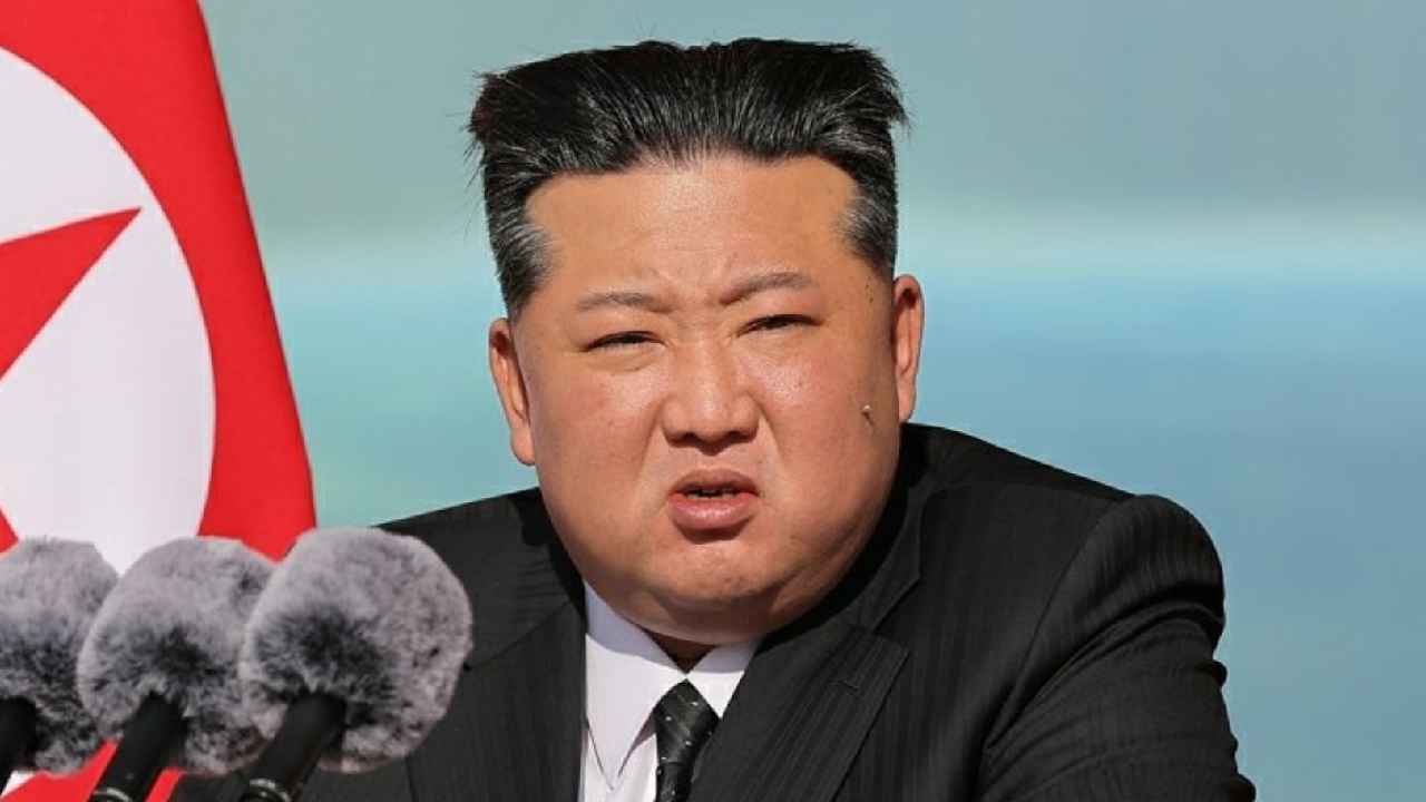 North Korea: ఊళ్లకు ఊళ్లు కూల్చేస్తున్న కిమ్ జోంగ్ ఉన్
