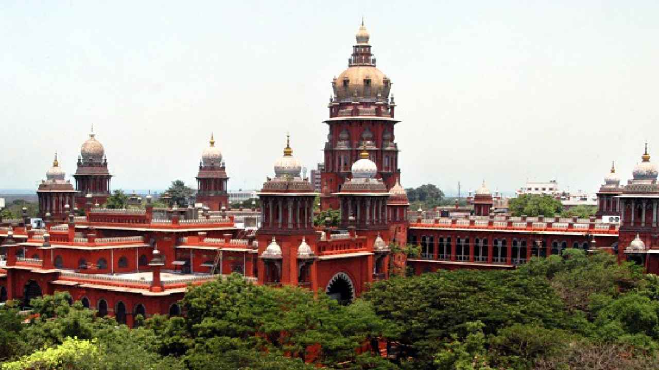 Tamil Nadu Court: తమిళనాడులో సంచలనం.. 9 మంది పోలీసులకు మరణశిక్ష