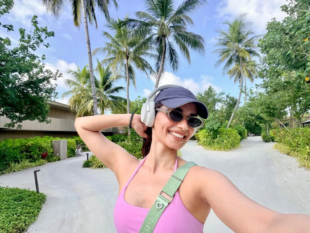 Manushi Chhillar Enjoying Vacation in Maldives
