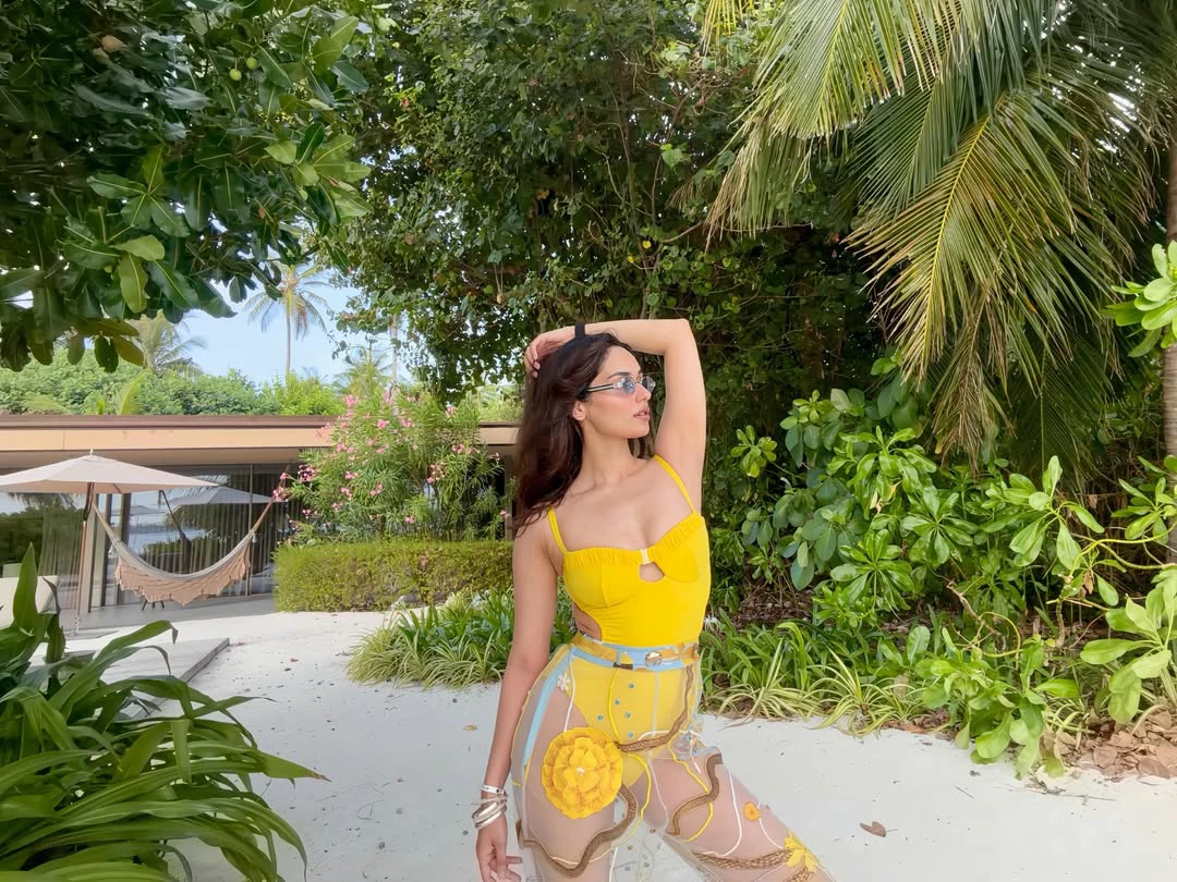 Manushi Chhillar Enjoying Vacation in Maldives