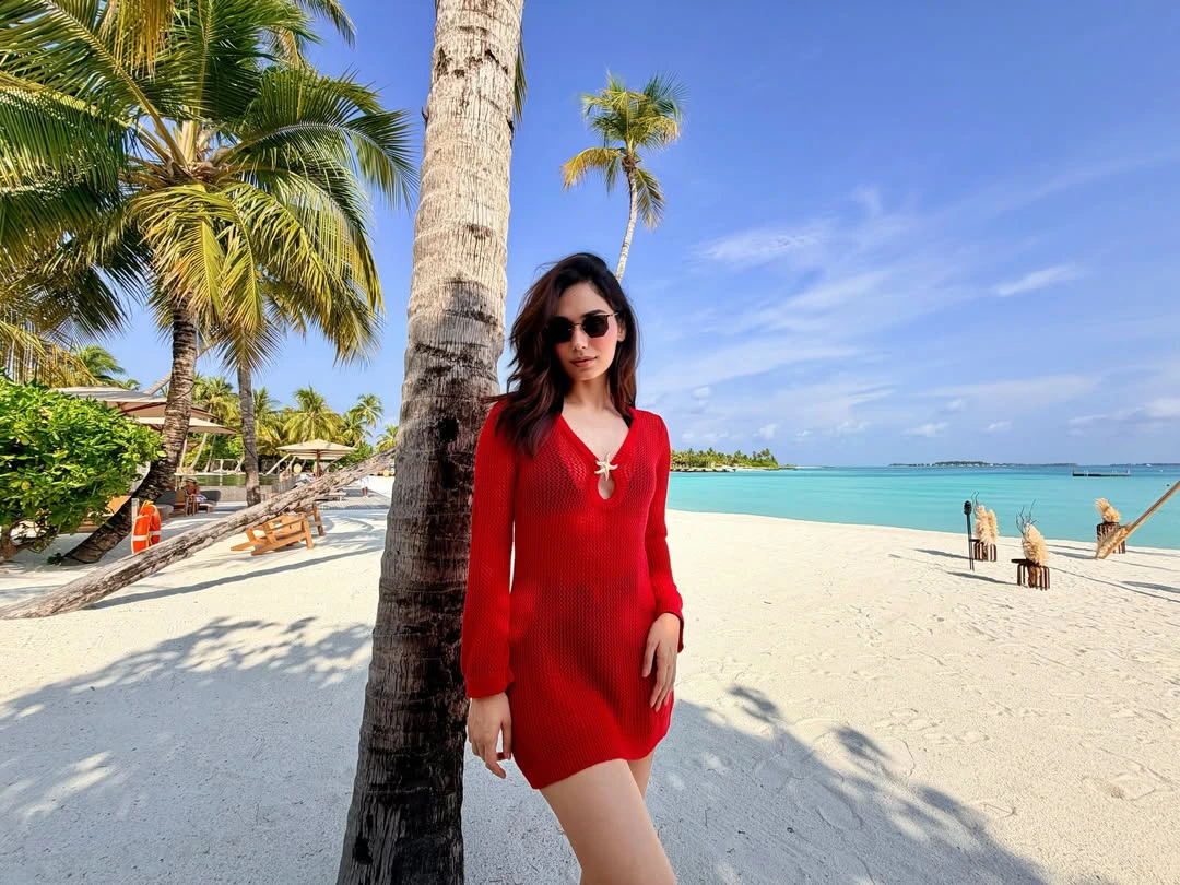 Manushi Chhillar Enjoying Vacation in Maldives