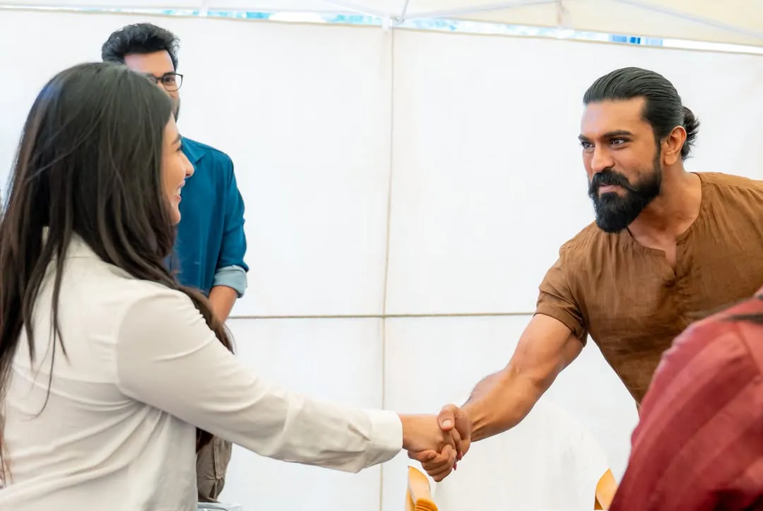 Nayan Sarika Meets Ram Charan