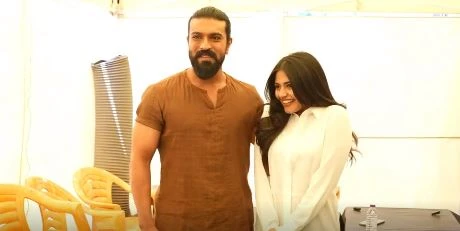 Nayan Sarika Meets Ram Charan
