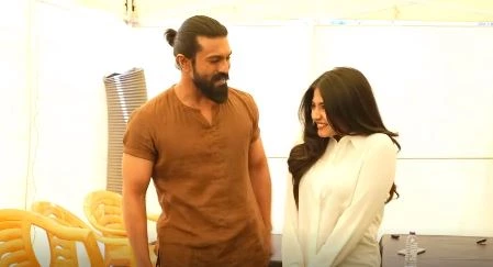 Nayan Sarika Meets Ram Charan