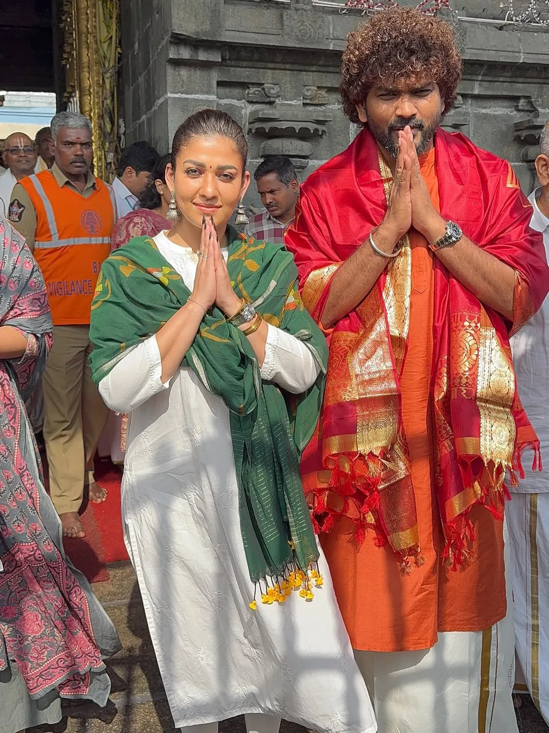Nayanthara and vignesh shivan at tirumala