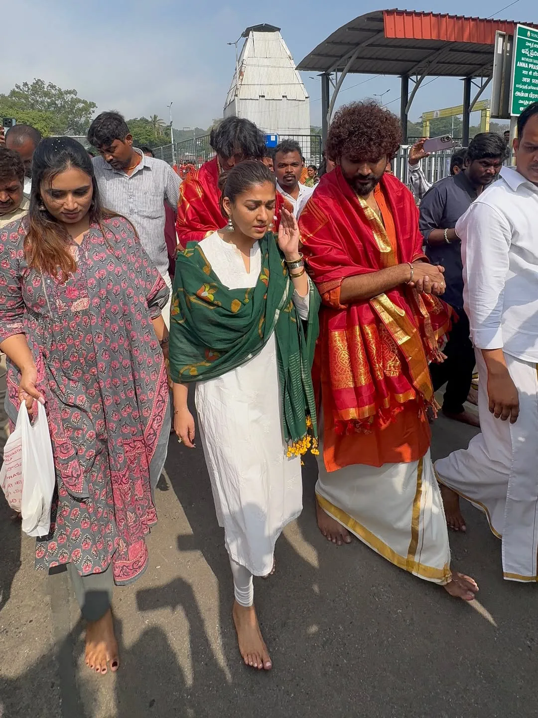 Nayanthara and vignesh shivan at tirumala