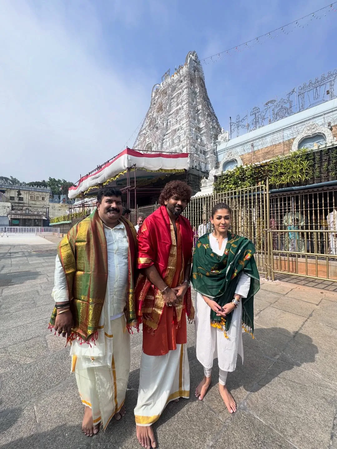 Nayanthara and vignesh shivan at tirumala