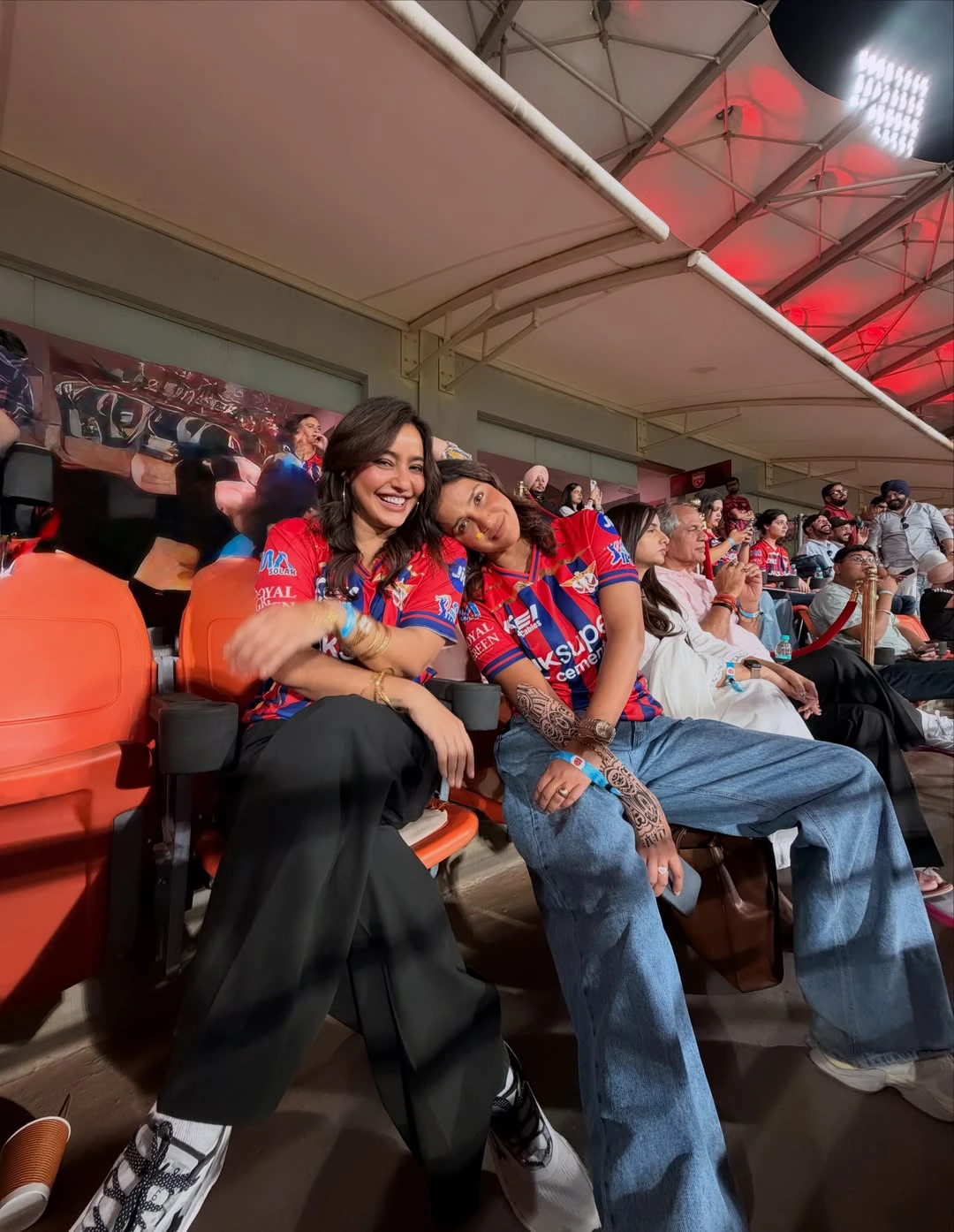 Neha Sharma Supports to Punjab Kings