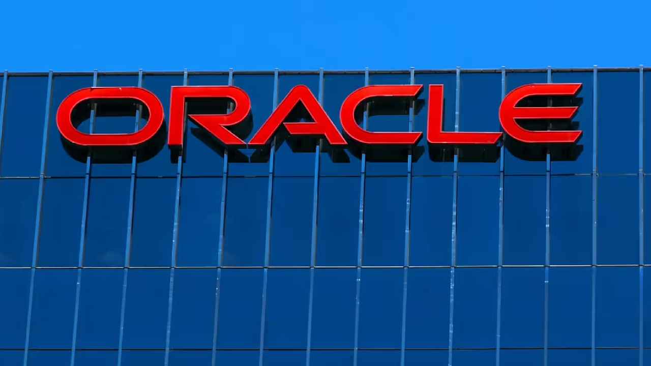 Oracle LayOffs: ఉద్యోగులకు టెక్ దిగ్గజం ఒరాకిల్ బిగ్ షాక్.. 30వేల మంది తొలగింపు..! ఒక్క ఇండియాలోనే..