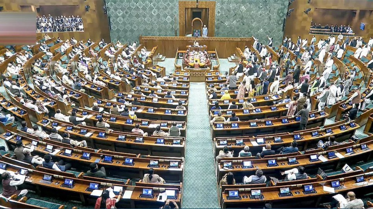 Parliament Special Session 2026 : చరిత్రాత్మక ఘట్టానికి నేడే శ్రీకారం.. మహిళా రిజర్వేషన్‌, డీలిమిటేషన్‌తో సహా లోక్‌సభ ముందుకు 3 కీలక బిల్లులు