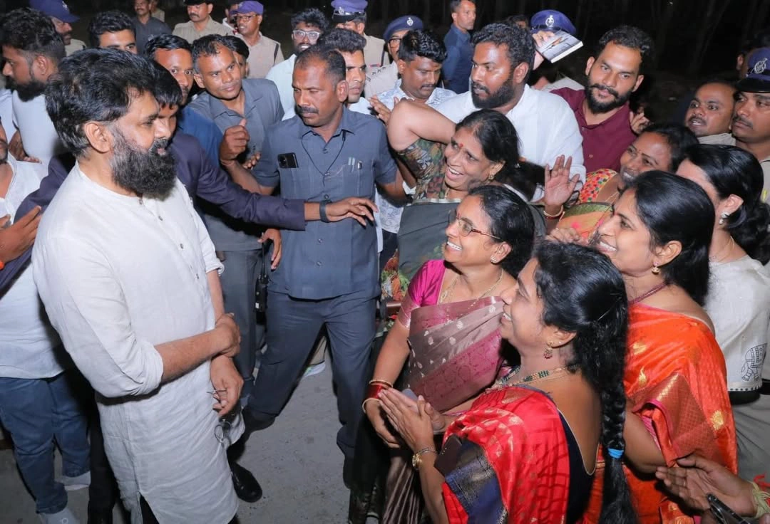 Pawan Kalyan Attends Vizag Andhra University Cultural Fest