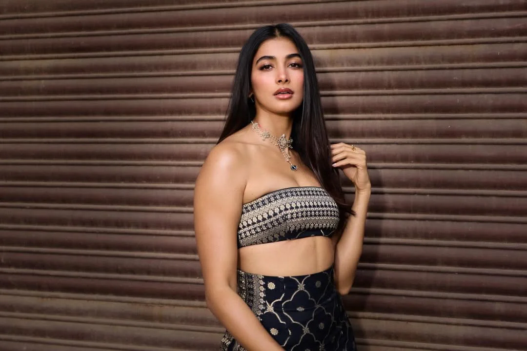 Pooja Hegde Dazzling Poses