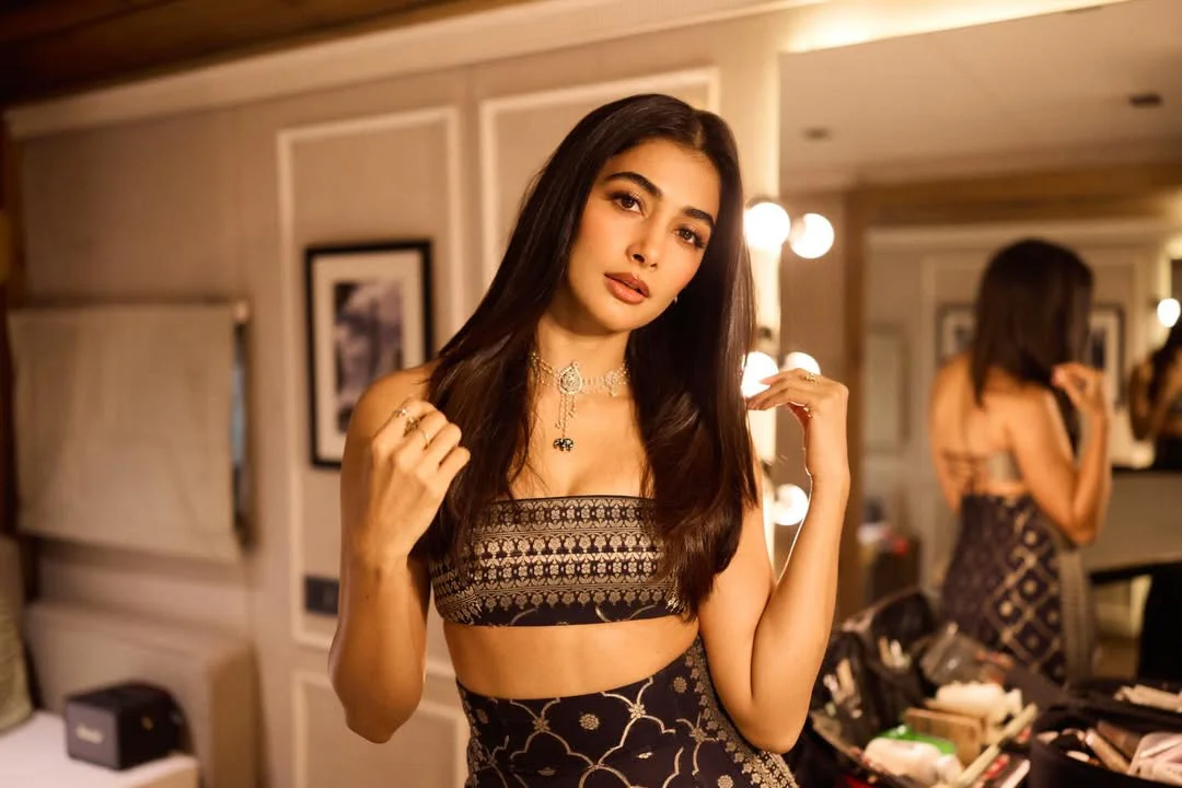 Pooja Hegde Dazzling Poses