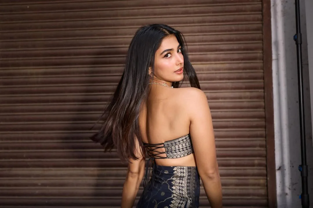 Pooja Hegde Dazzling Poses