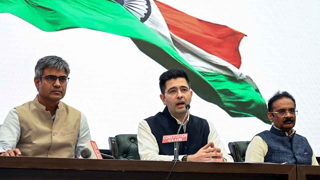 AAP Mps Join Bjp: కేజ్రీవాల్‌కు బిగ్ షాక్.. బీజేపీలో చేరిన ముగ్గురు ఆప్ ఎంపీలు