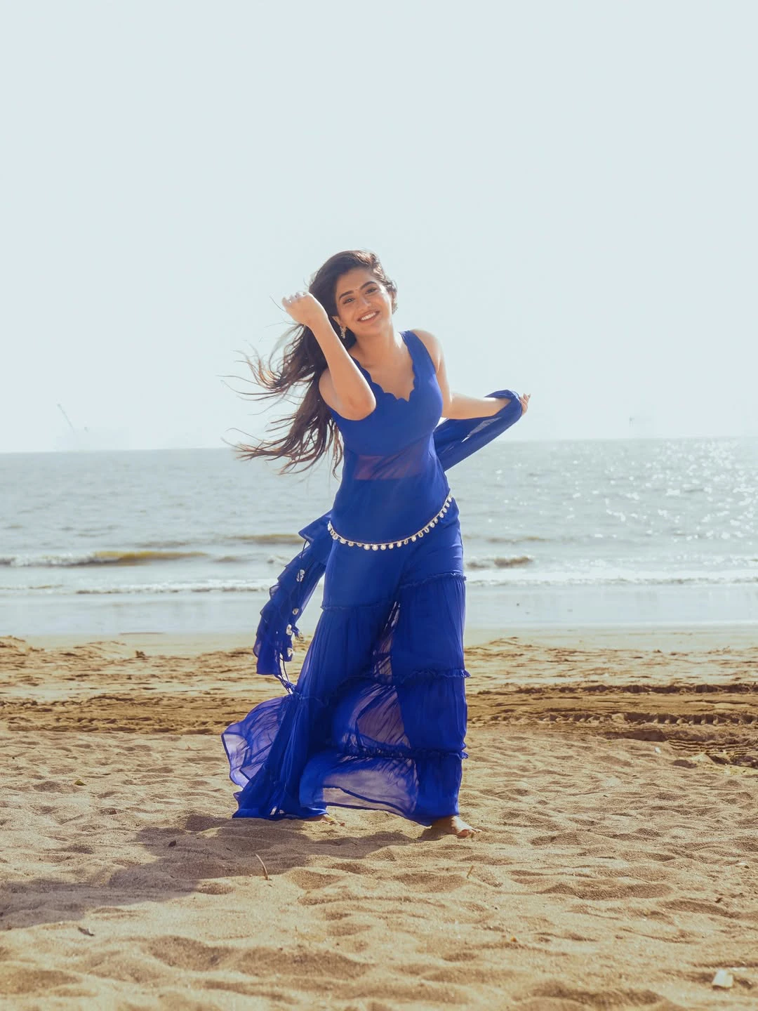 Rashi Singh Enjoying in Mumbai Beach